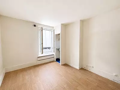165 000 € 11 000 €/m² Appartement • 15 m² • 1 pièce Paris 15ème (75015)