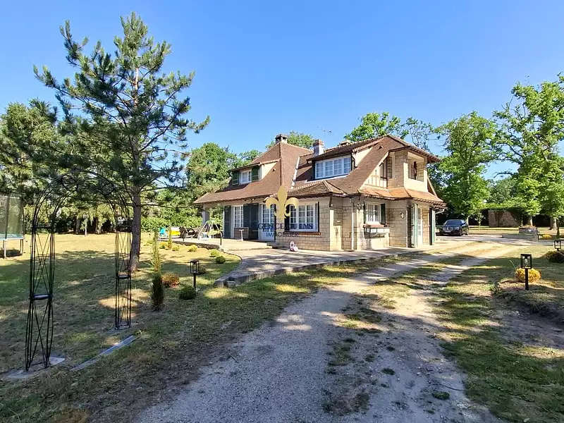 Maison, 195 m²