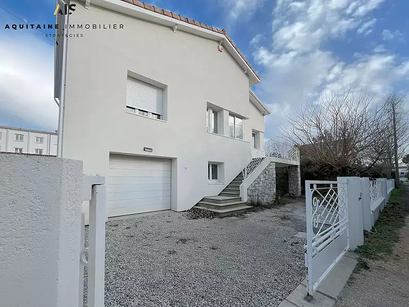 Maison, 220 m²
