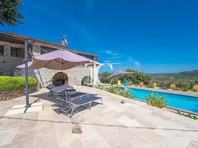 Maison, 166 m²