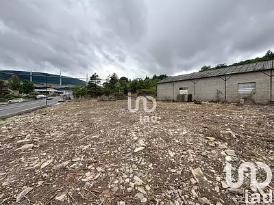 Terrain, 11 808 m²