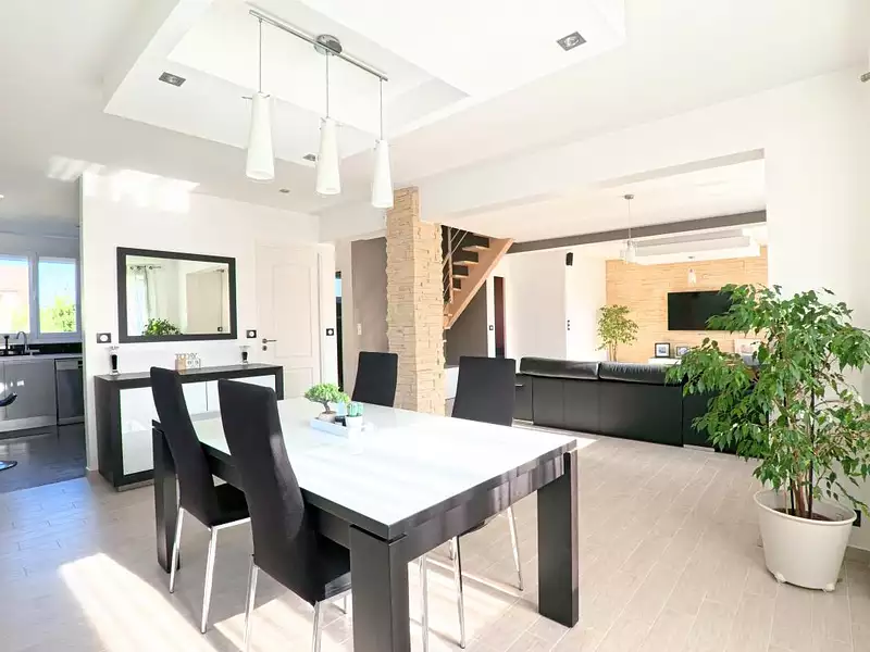 Maison, 191 m²