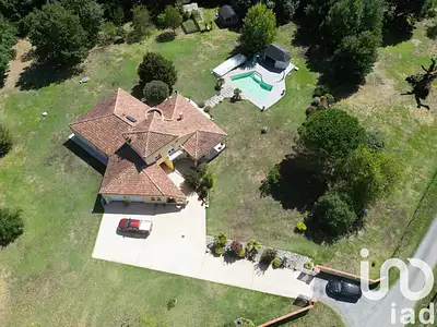 Maison, 243 m²