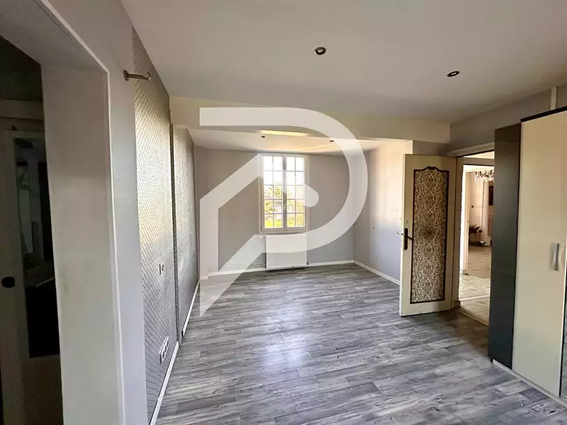 Maison, 220 m²