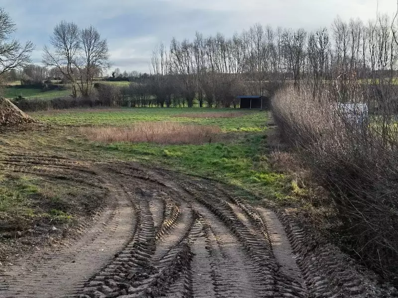 Terrain, 2 471 m²