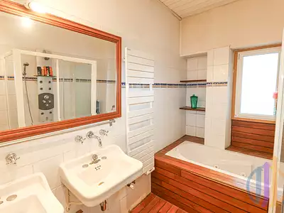 Maison, 205 m²