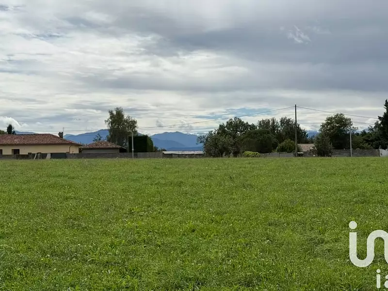 Terrain, 3 740 m²