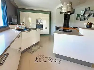 Maison, 263 m²