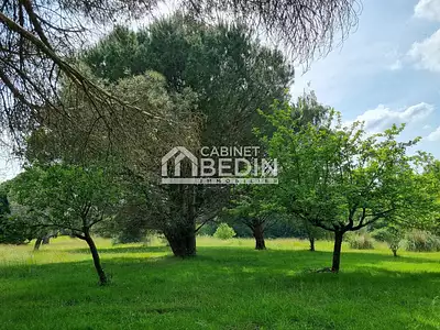Terrain, 836 m²