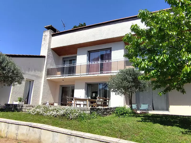 Maison, 240 m²