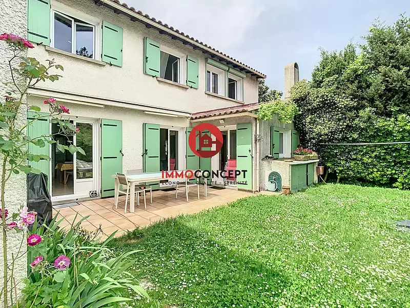 Maison, 157 m²