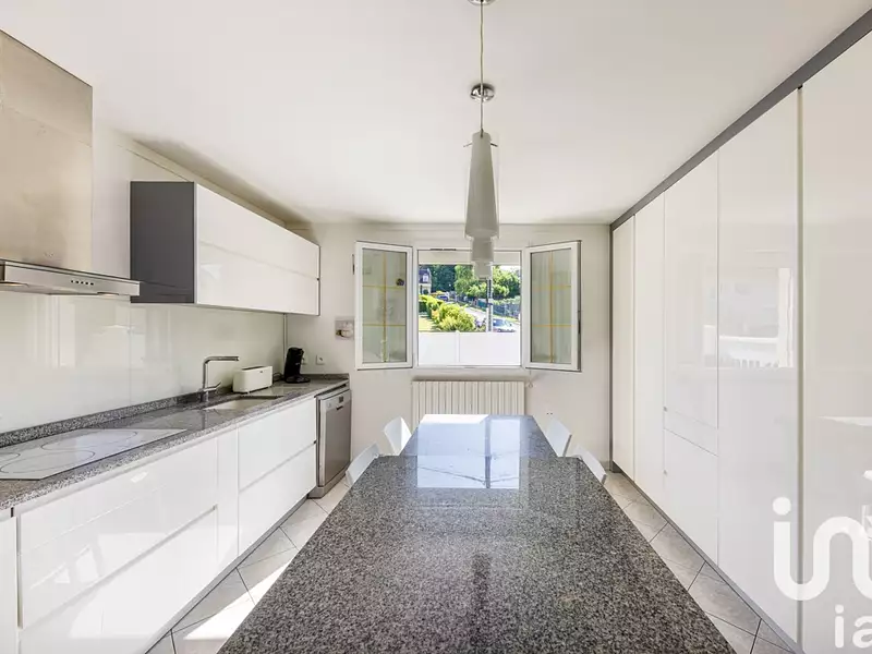 Maison, 186 m²