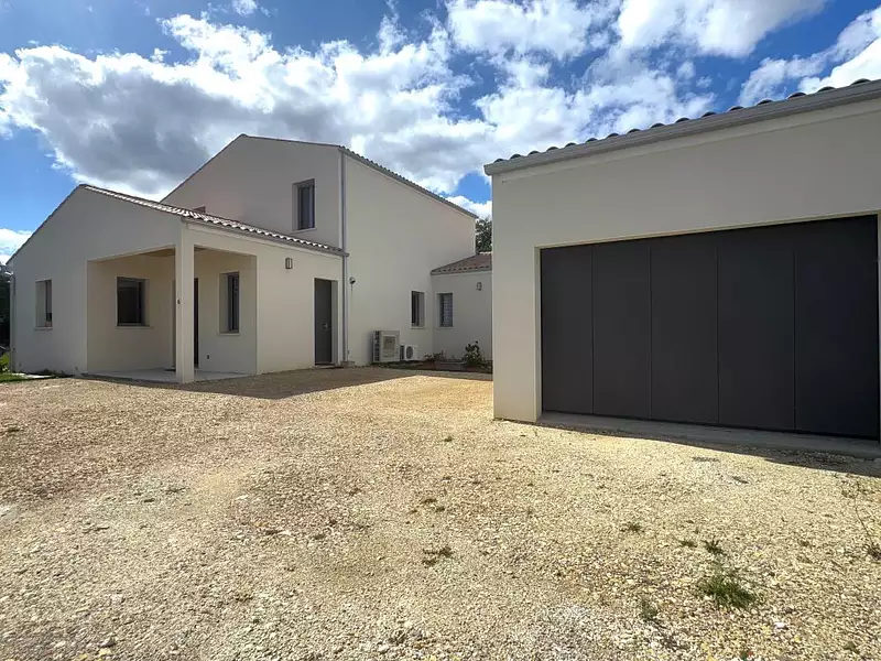 Maison, 220 m²