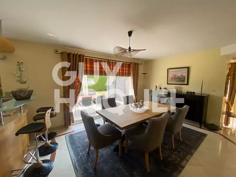 Maison, 200 m²