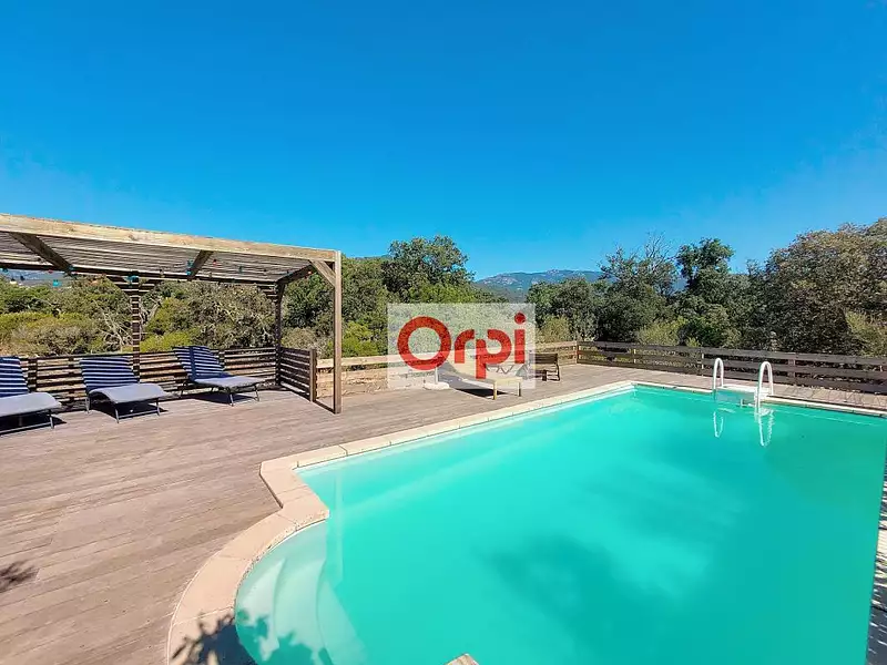 Maison, 176 m²