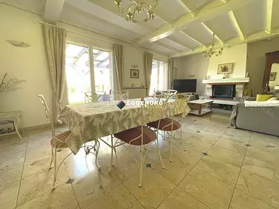 Maison, 240 m²