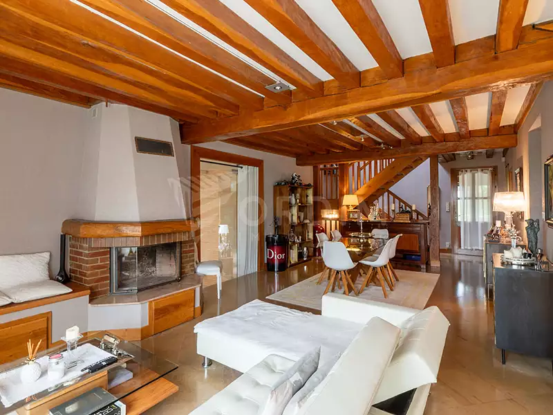 Maison, 385 m²