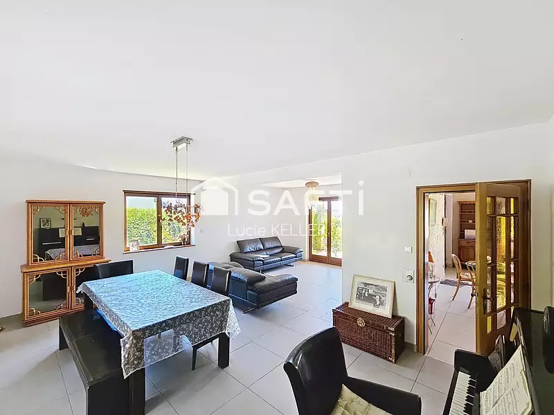 Maison, 230 m²