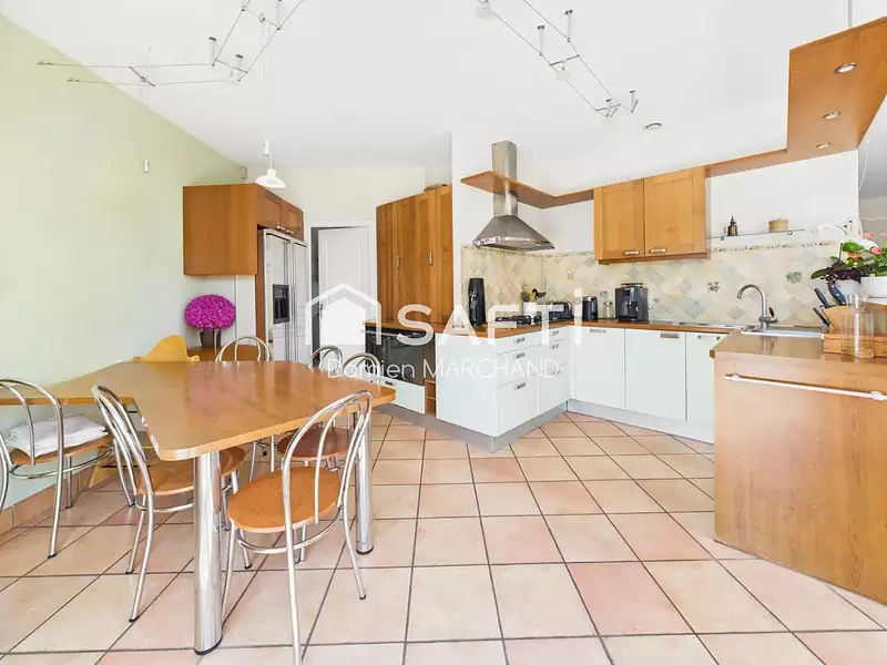 Maison, 238 m²
