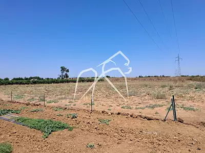 Terrain, 3 300 m²