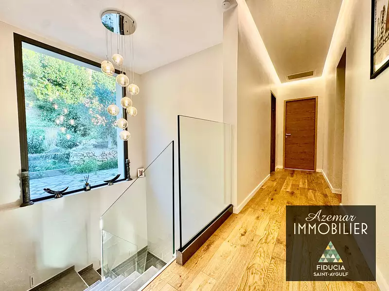 Maison, 245 m²