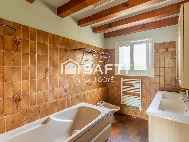 Maison, 176 m²