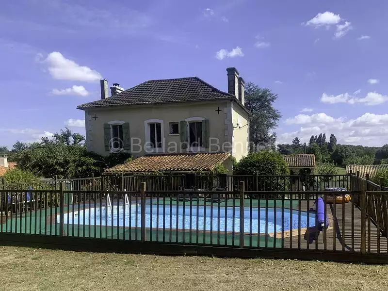 Maison, 161 m²