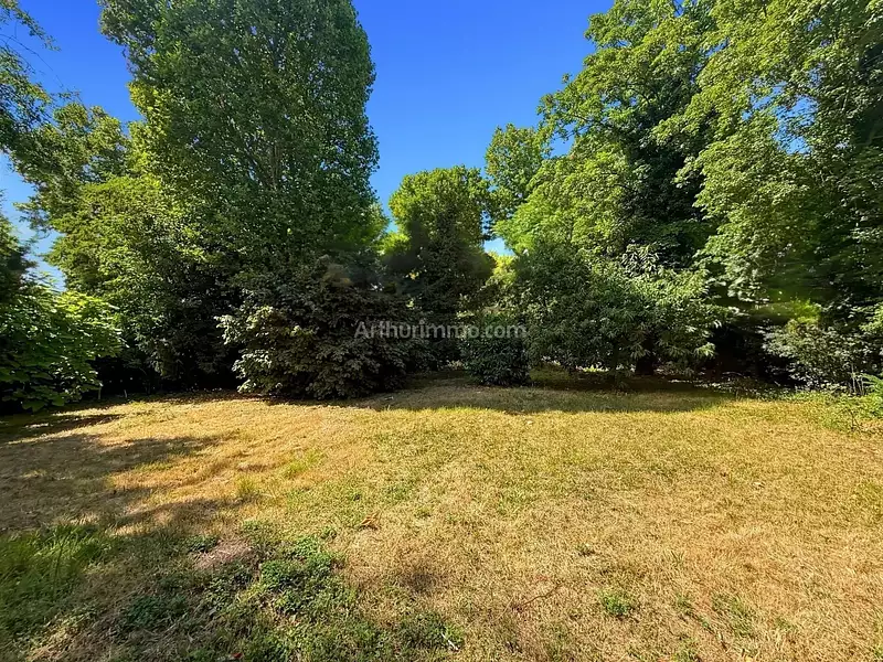 Terrain, 700 m²