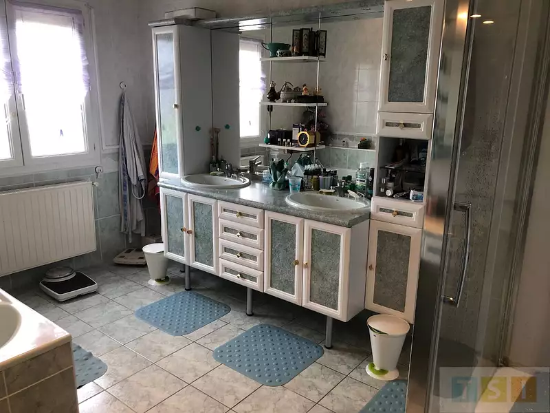 Maison, 320 m²