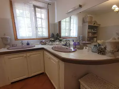 Maison, 250 m²