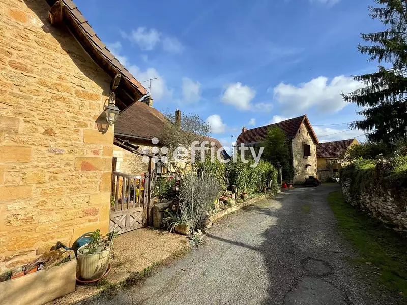 Maison, 1 875 m²