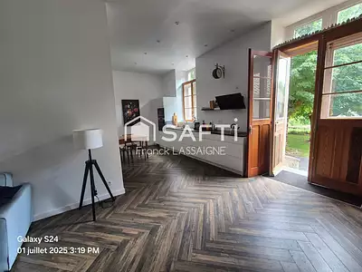 Maison, 1 616 m²