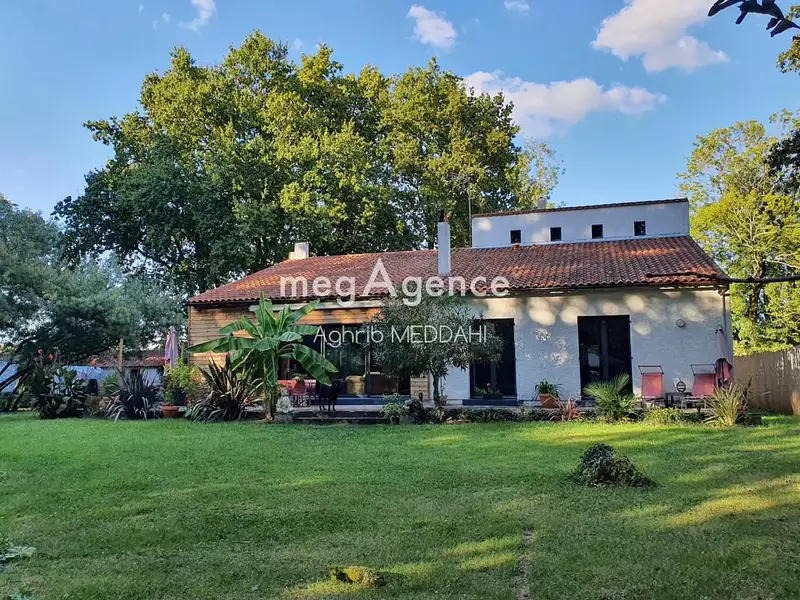 Maison, 180 m²