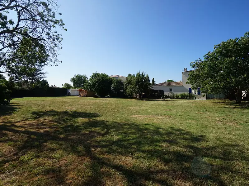Terrain, 1 836 m²