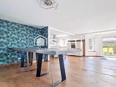 Maison, 303 m²