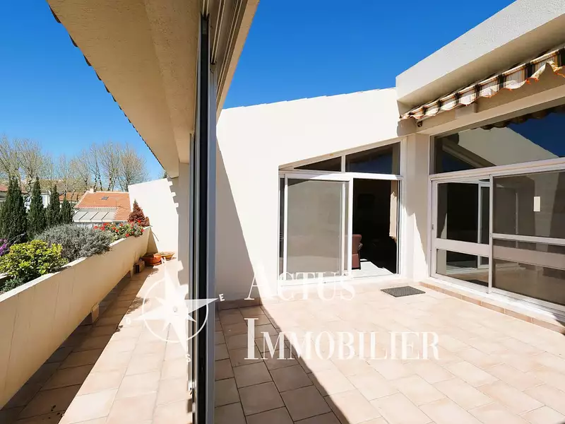 Maison, 242 m²
