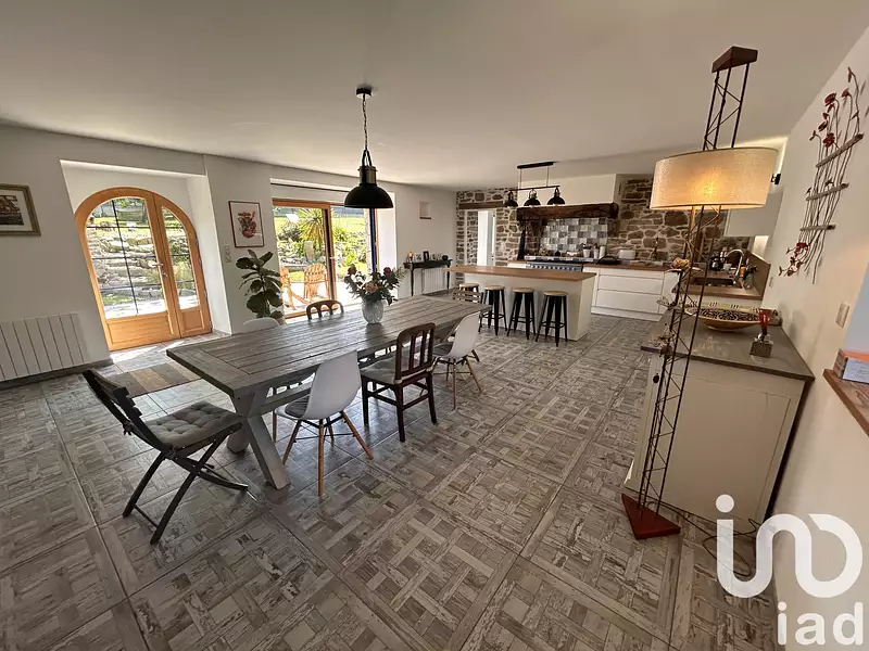 Maison, 167 m²