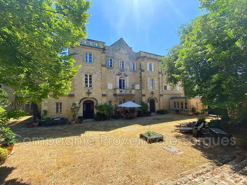 Maison, 1 150 m²