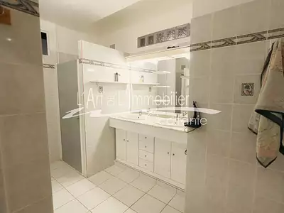 Maison, 250 m²