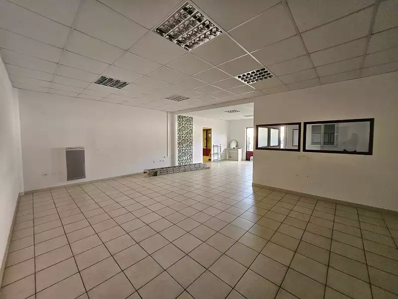 Immeuble, 700 m²