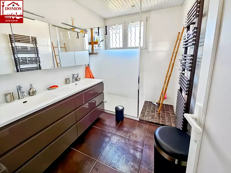 Maison, 175 m²