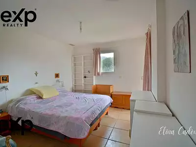 Maison, 225 m²