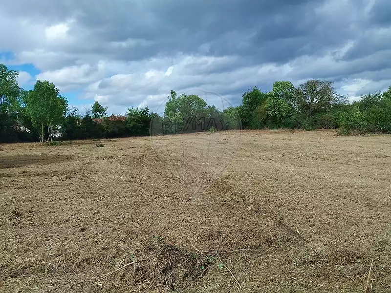 Terrain, 910 m²