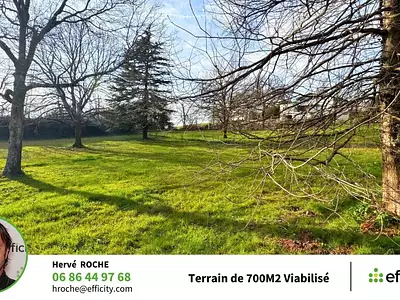 Terrain, 700 m²
