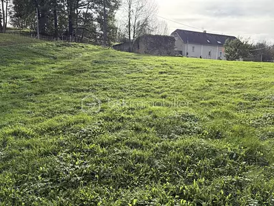 Terrain, 1 088 m²