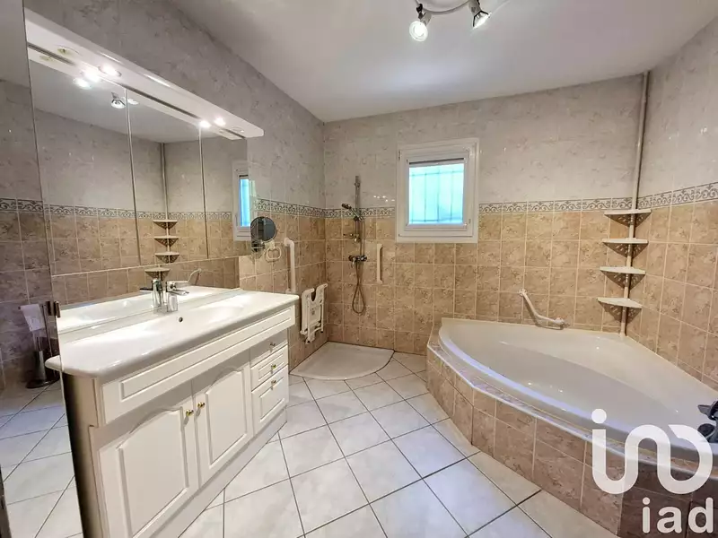 Maison, 146 m²