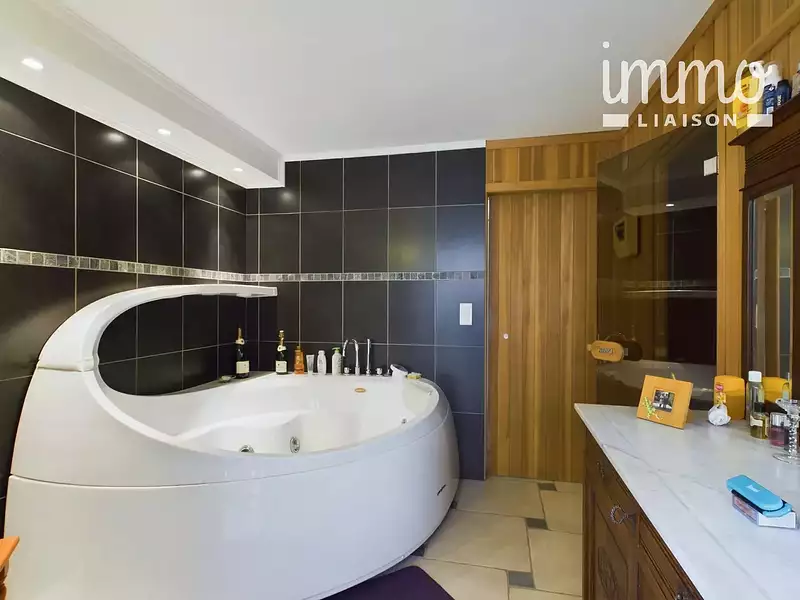 Maison, 190 m²