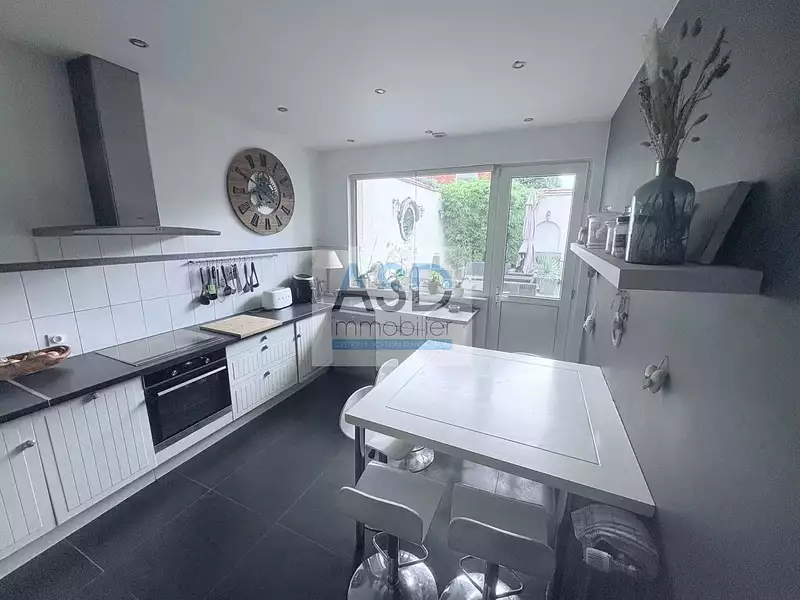 Maison, 247 m²