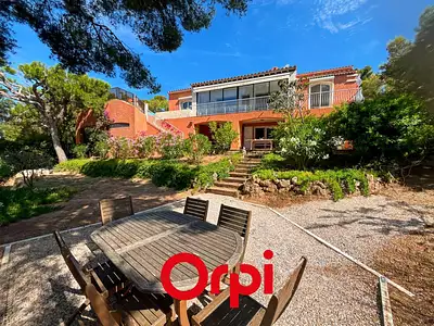 Maison, 240 m²