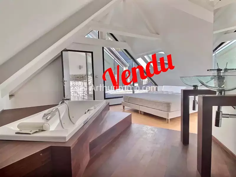Maison, 240 m²